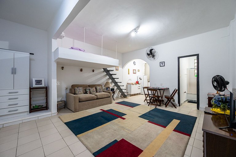 Vacation apartment one block from Leme Beach