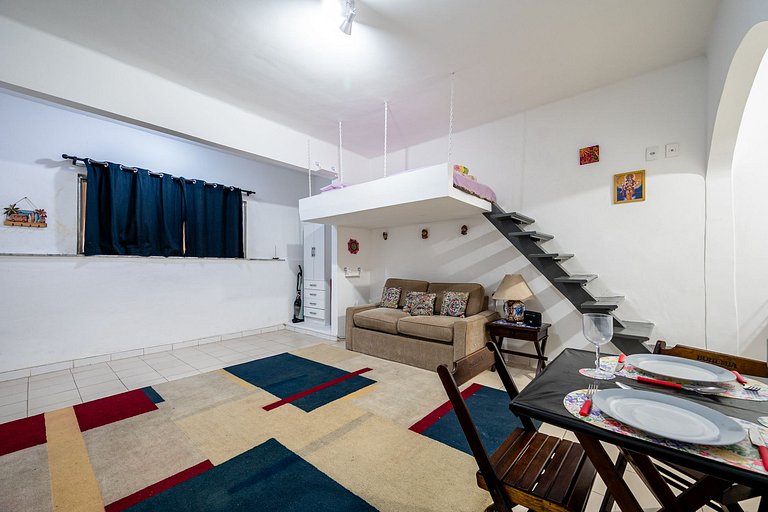 Vacation apartment one block from Leme Beach