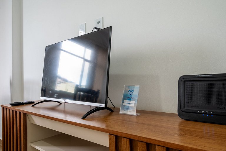 9 minutes from Copacabana Beach, next to subway