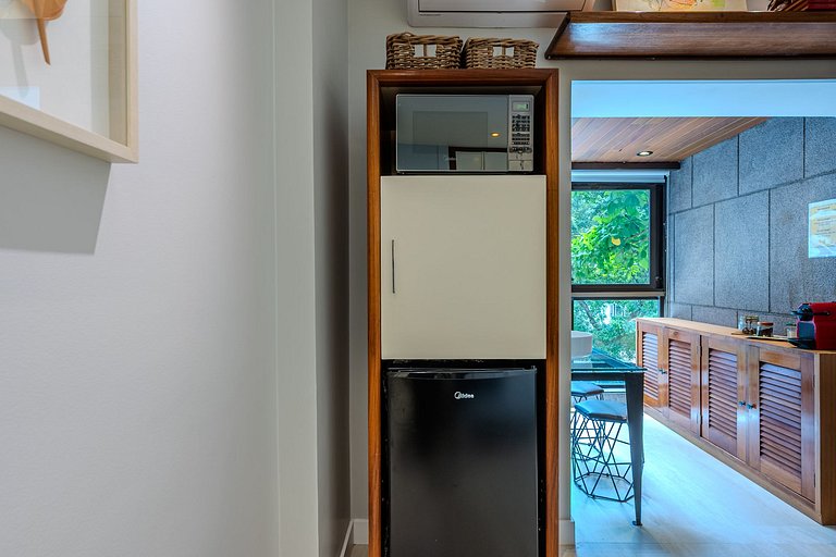 Versatile Apt, Pool, Sauna, and Gym in Arpoador