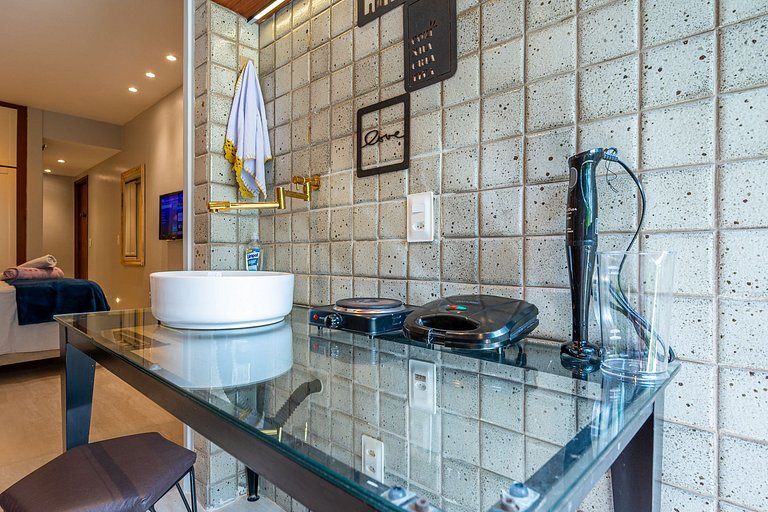 Versatile Apt, Pool, Sauna, and Gym in Arpoador