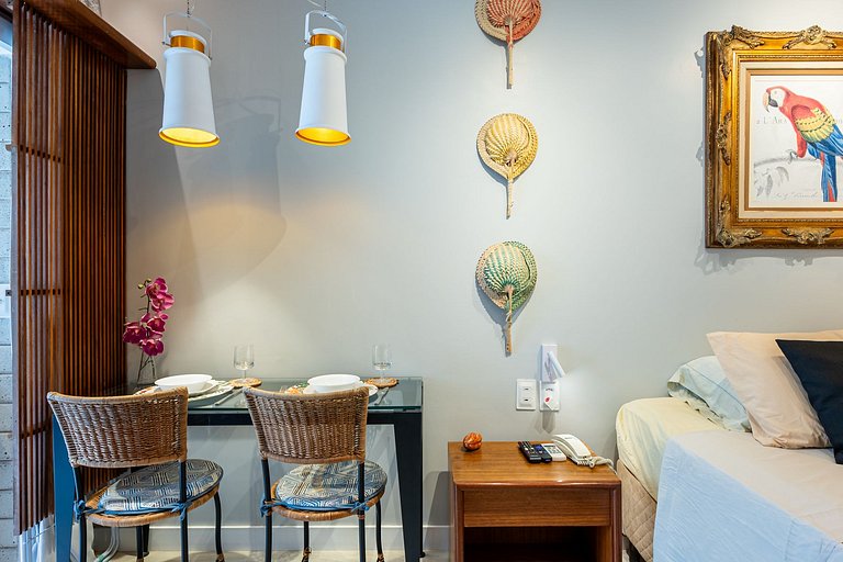 Versatile Apt, Pool, Sauna, and Gym in Arpoador