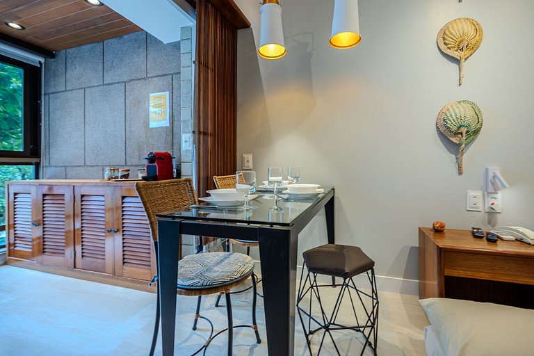 Versatile Apt, Pool, Sauna, and Gym in Arpoador