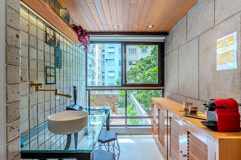 Versatile Apt, Pool, Sauna, and Gym in Arpoador