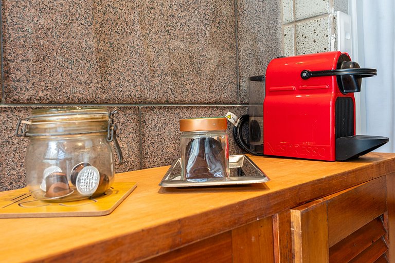 Versatile Apt, Pool, Sauna, and Gym in Arpoador