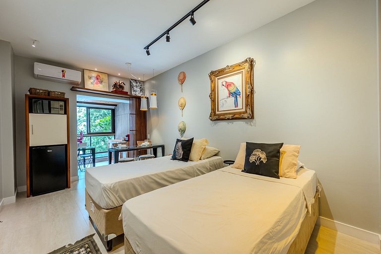 Versatile Apt, Pool, Sauna, and Gym in Arpoador