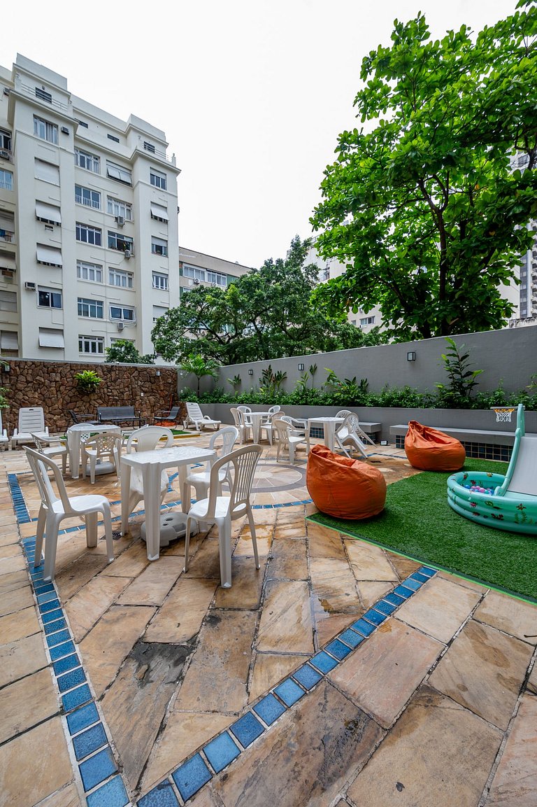 Versatile Apt, Pool, Sauna, and Gym in Arpoador