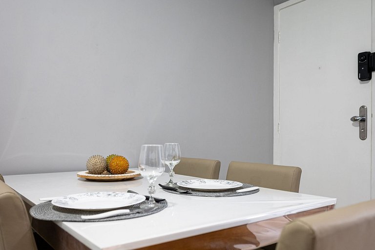 2 bedrooms near Copacabana Beach