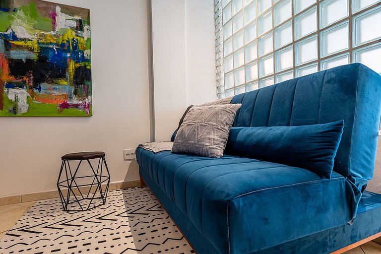 Post 6, a 3-minute walk from Copacabana Beach.