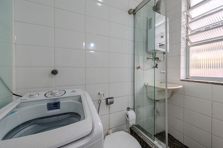 Habitación y sala en Copacabana a 8 minutos de la playa.