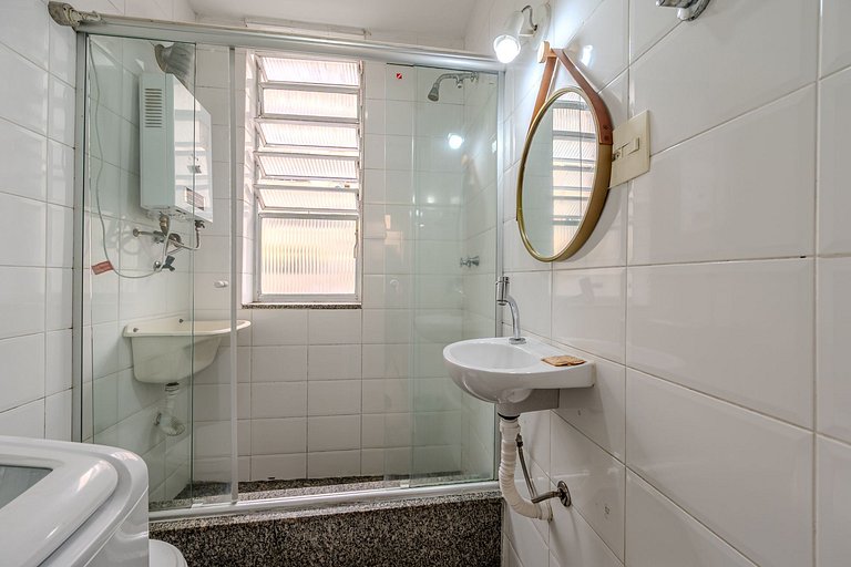 Habitación y sala en Copacabana a 8 minutos de la playa.