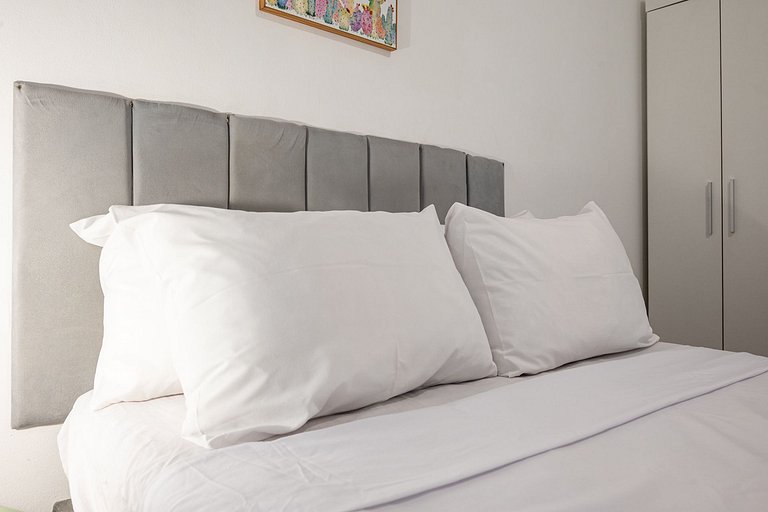 Charming one bedroom on Copanema