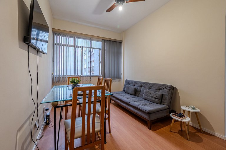 Silencioso quarto e sala no coração de Copacabana