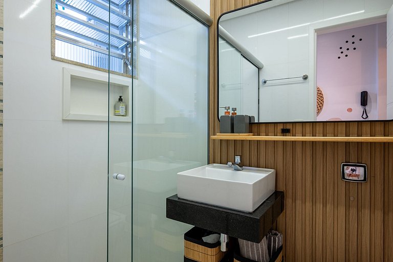 Modern and Fully Equipped Retreat in Copacabana