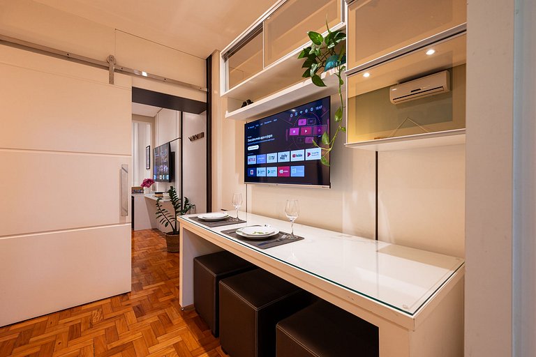 Modern and Fully Equipped Retreat in Copacabana