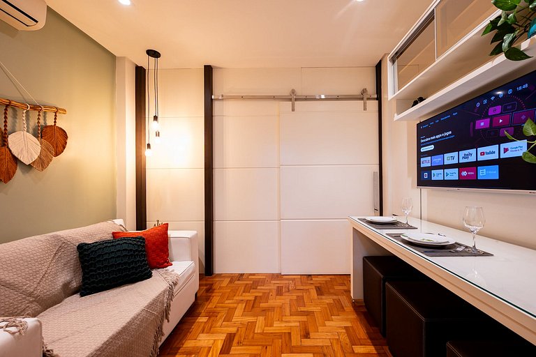 Modern and Fully Equipped Retreat in Copacabana