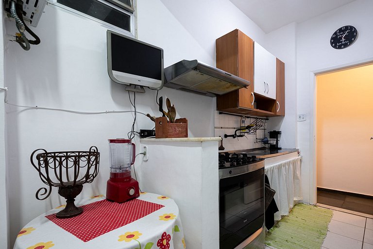 Apto acolhedor a 650m da Praia de Copacabana