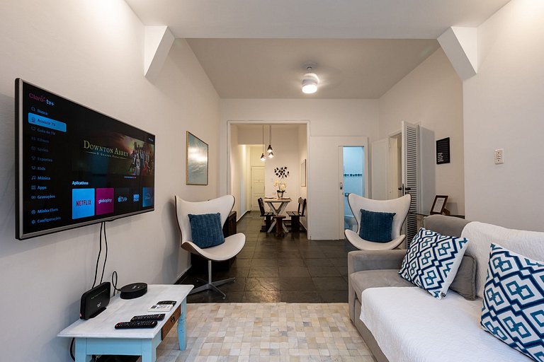 Cozy apartment 650m from Copacabana Beach