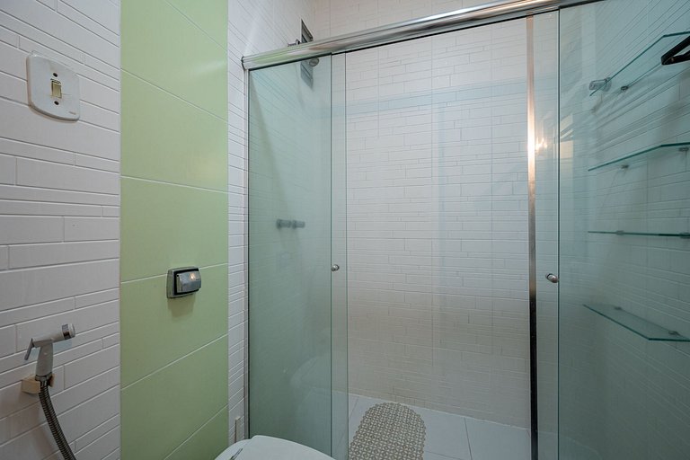 Cozy apartment 650m from Copacabana Beach