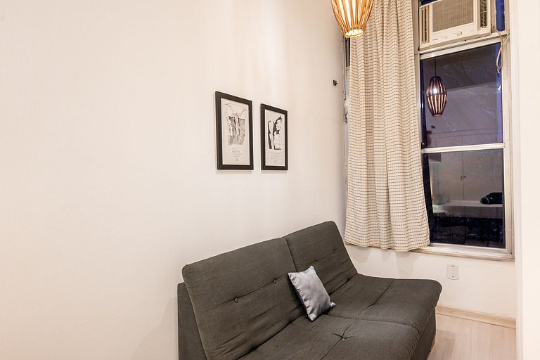 Cozy apartment 650m from Copacabana Beach