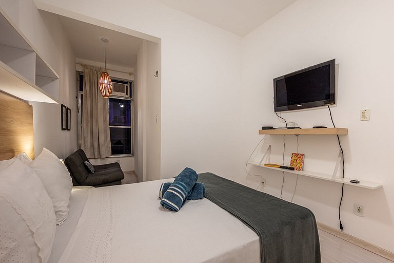 Cozy apartment 650m from Copacabana Beach