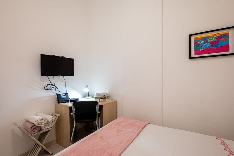 Cozy apartment 650m from Copacabana Beach