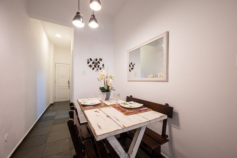 Cozy apartment 650m from Copacabana Beach