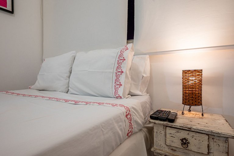 Cozy apartment 650m from Copacabana Beach