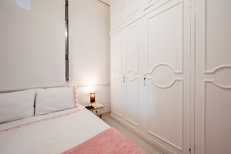 Cozy apartment 650m from Copacabana Beach