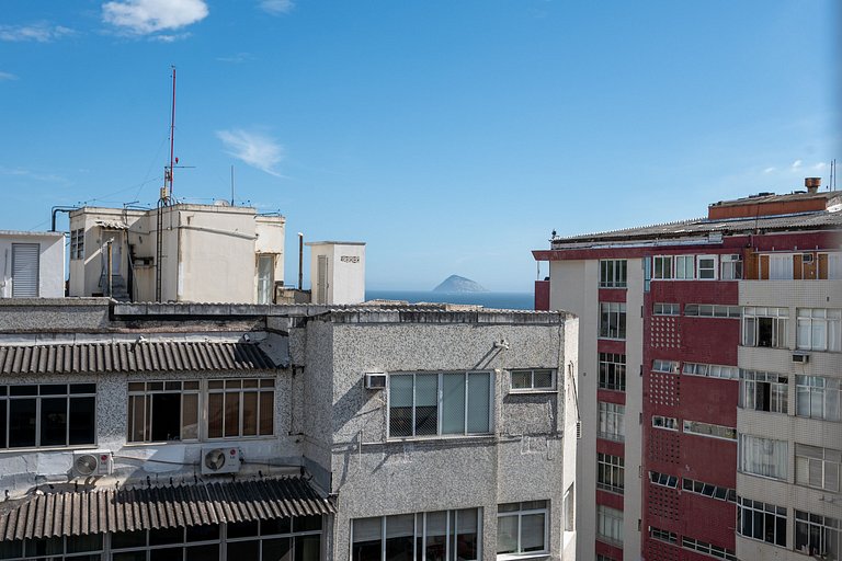 3 bedrooms and Master with view of the sea