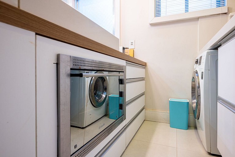 Two blocks from Leblon Beach, near the shopping mall