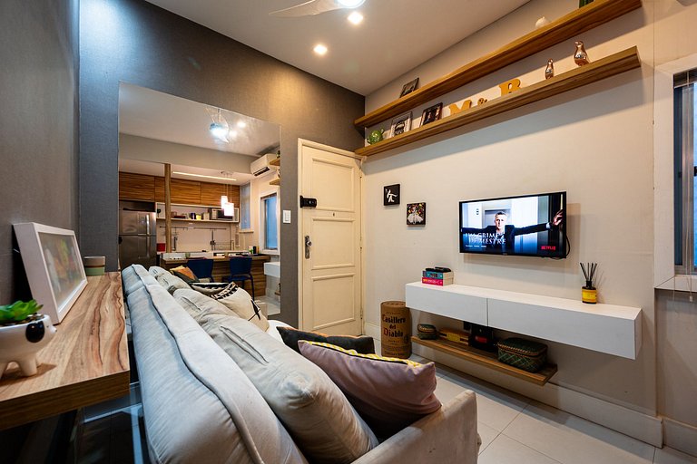 Duas quadras da praia do Leblon, perto do shopping