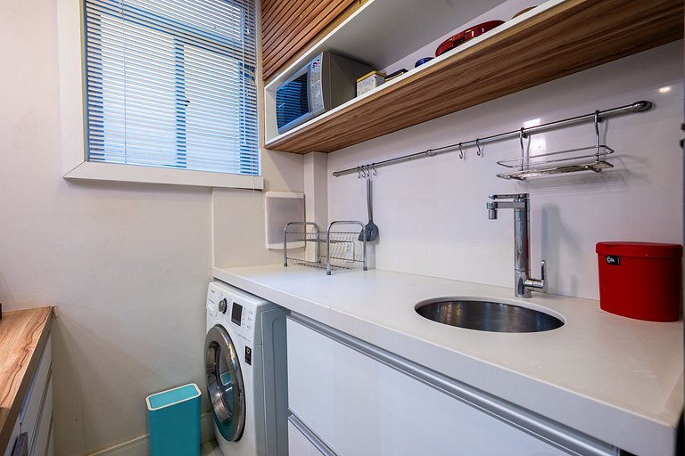 Two blocks from Leblon Beach, near the shopping mall