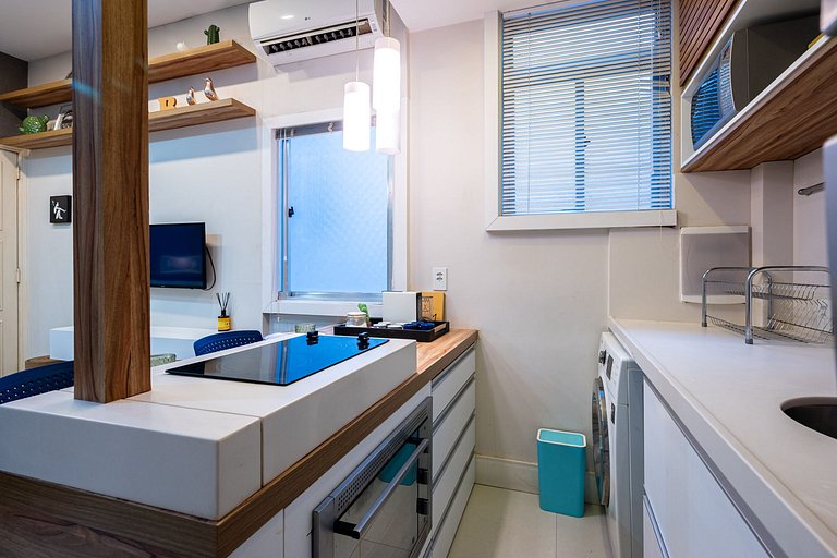 Two blocks from Leblon Beach, near the shopping mall