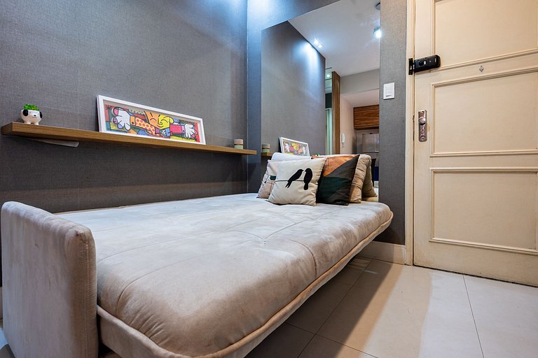 Two blocks from Leblon Beach, near the shopping mall