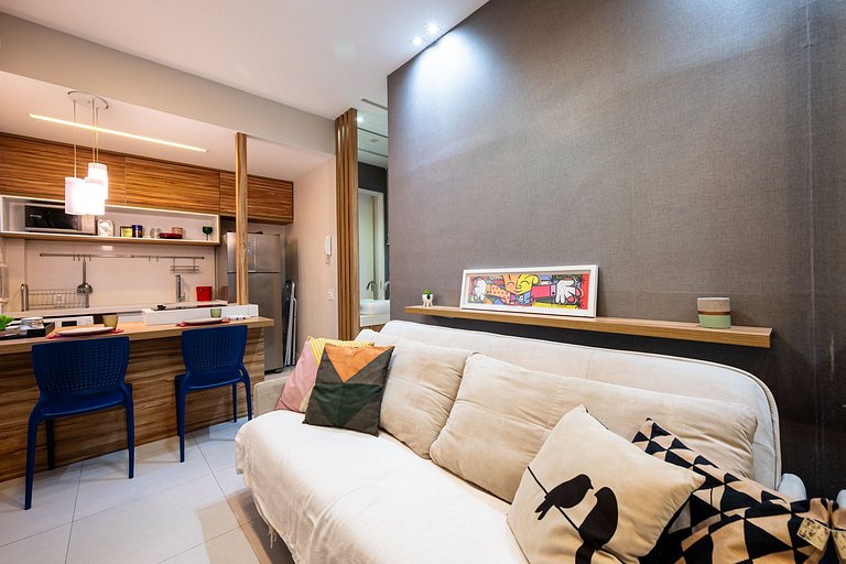 Two blocks from Leblon Beach, near the shopping mall