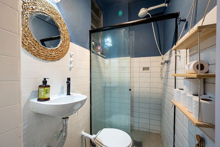 Apt for couple near Leme & Copacabana Beach