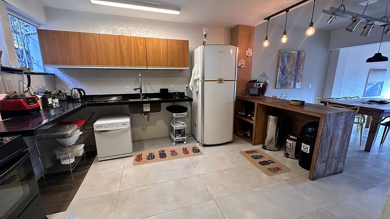 Vista a las montañas, chimenea y hidromasaje