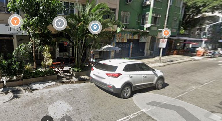 Quiet bedroom and living room in Copacabana