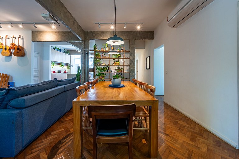 3 Bedrooms in Leblon near the Beach