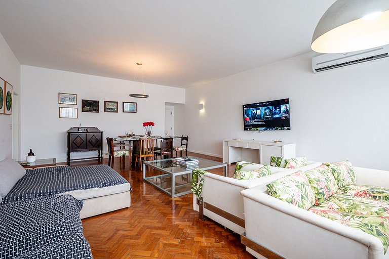Fully equipped apt in Copacabana near beach