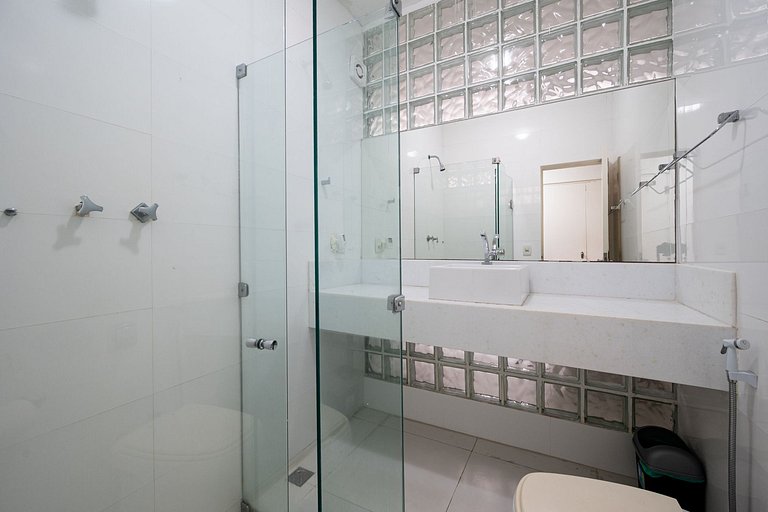 Fully equipped apt in Copacabana near beach