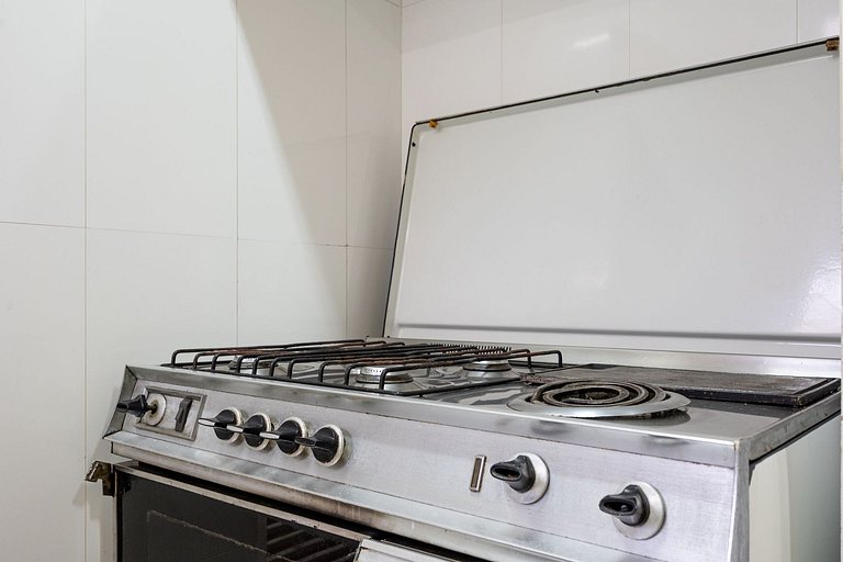 Fully equipped apt in Copacabana near beach