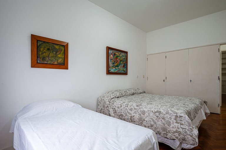 Fully equipped apt in Copacabana near beach