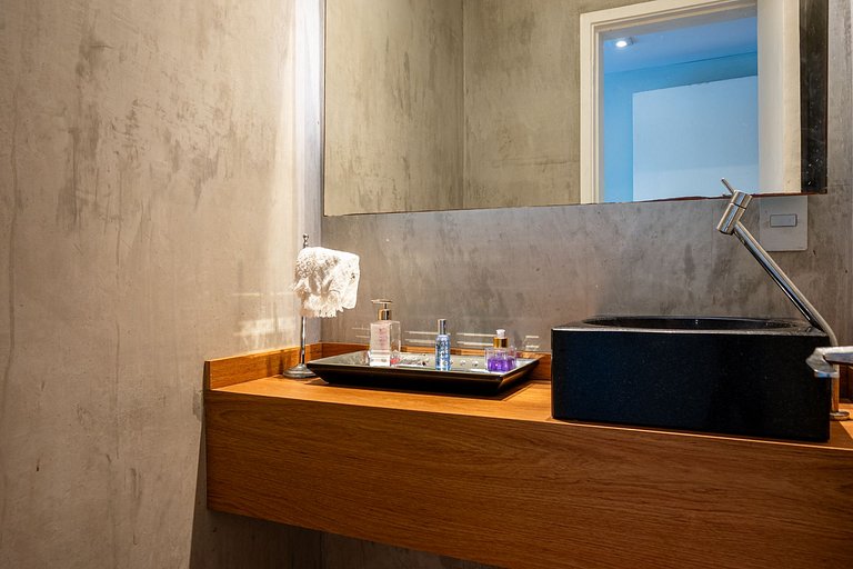 3 Quartos a Poucos Passos do Metrô e da Praia