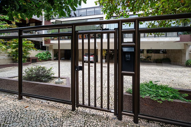 4 Quartos a Poucos Passos do Metrô e da Praia