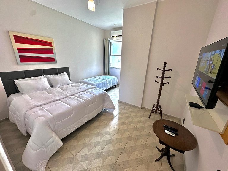 Apto completo próx. a praia, com ótima localização