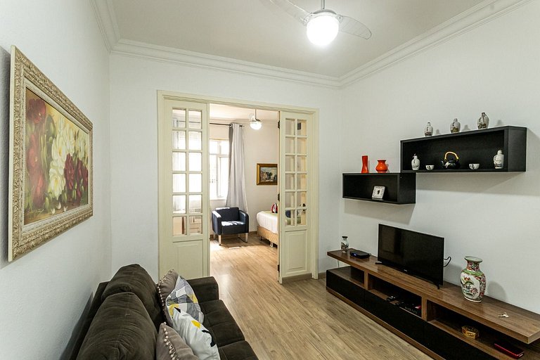 Bedroom and living room near Copacabana Beach