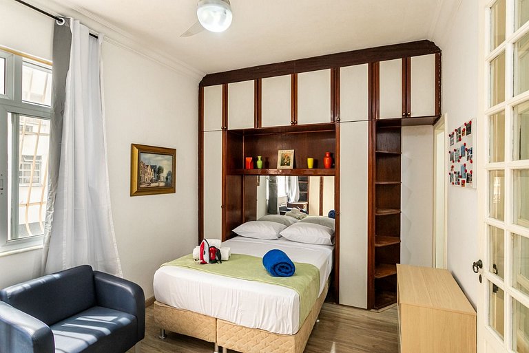 Bedroom and living room near Copacabana Beach