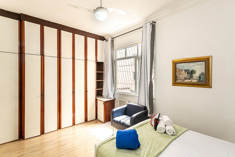 Bedroom and living room near Copacabana Beach